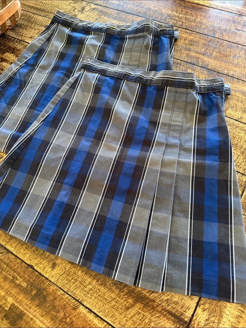 Pleated Plaid School Skirt in Blue and Gray Private School Size 12